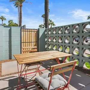  Apartment Large Rooftop & Poolside - Walk To Old Town
